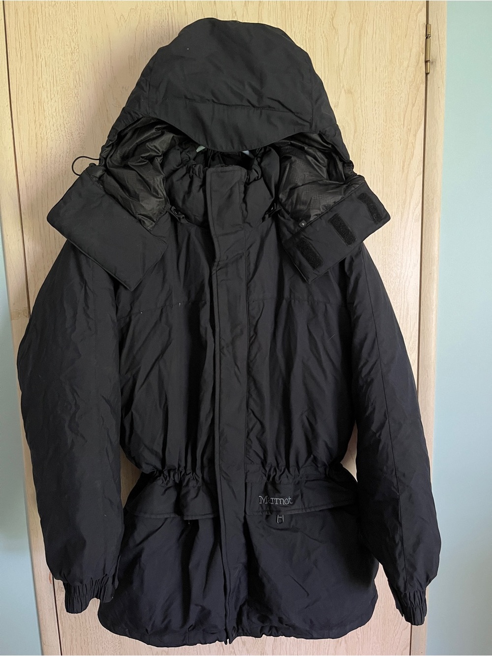 MARMOT Mens Yukon Classic Down Black Parka Waterproof 650 Fill Sz Xl $400 Sz S - Picture 1 of 15
